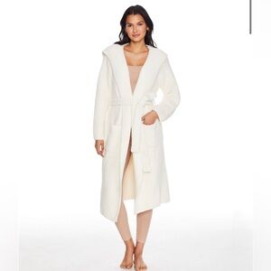 Barefoot Dreams CozyChic Ribbed Hooded Robe